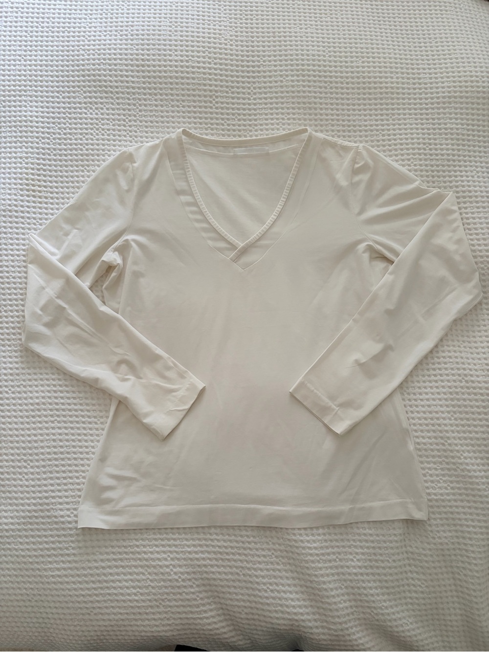 Women's V-Neck Long Sleeve Top - White